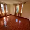 Casa De 3 Dormitorios, 2 Baños, Estacionamiento, Patio
