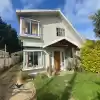 En Venta Casa De 5 Dormitorios, 2 Baños, Estacionamiento