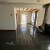 Casa De 3 Dormitorios, Baño, Estacionamiento, Patio