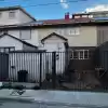 Casa Con 3 Dormitorios, 2 Baños, Estacionamientio
